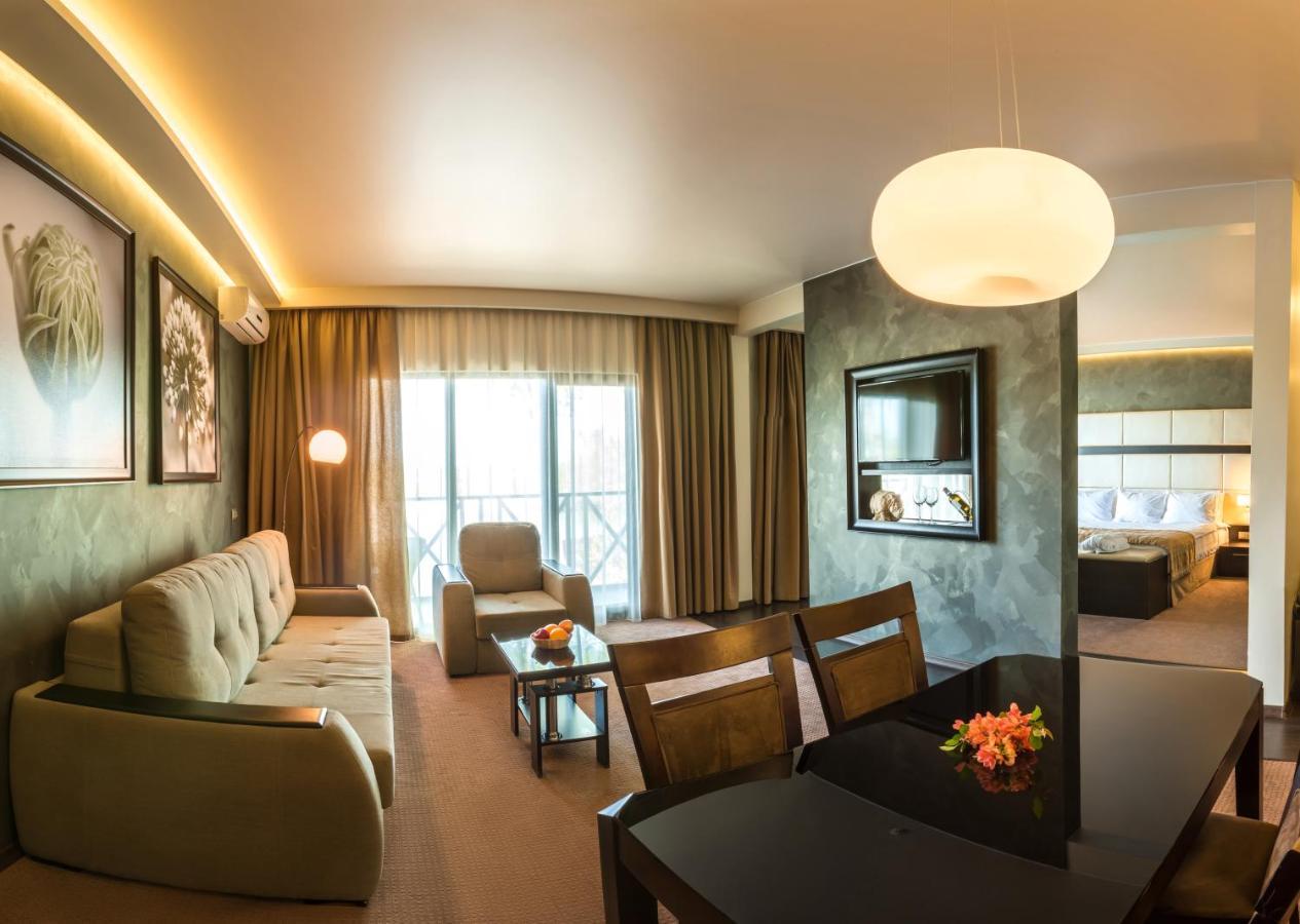 Bartolomeo Hotel Dnipro Exterior photo