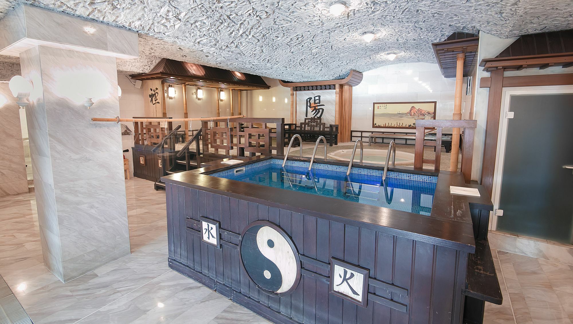 Bartolomeo Hotel Dnipro Exterior photo
