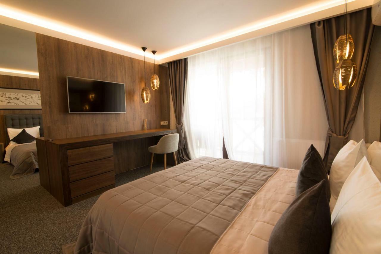 Bartolomeo Hotel Dnipro Exterior photo